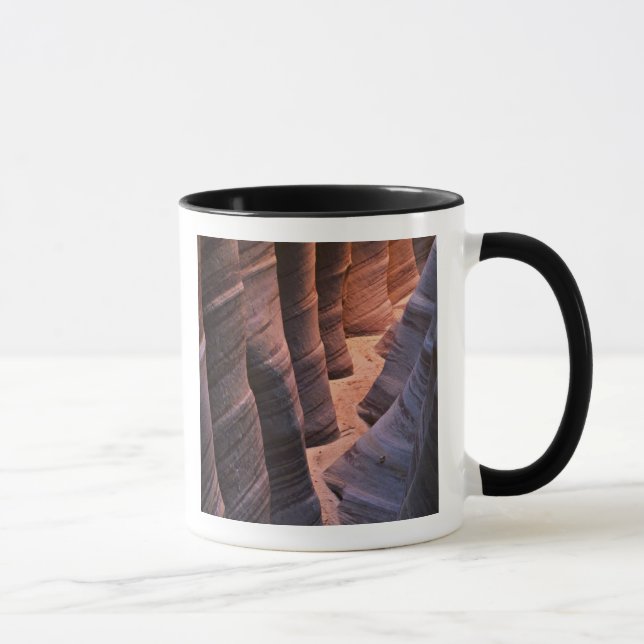 USA, Utah, Escalante. Upprepande sandsten Mugg (Höger)