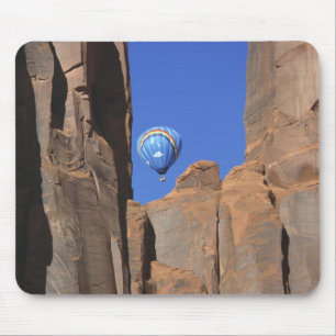 USA, Utah, Monument Valley. En regnbågsfärgad varm Musmatta
