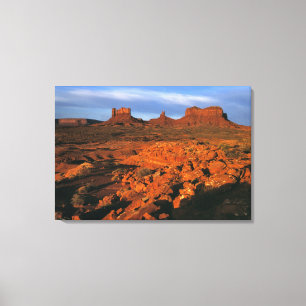 USA, Utah, Monument Valley. Solnedgångsljus Canvastryck