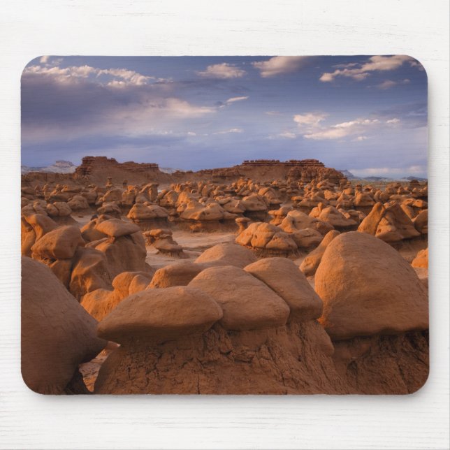 USA; Utah. Vy över Goblin Valley State Park vid Musmatta (Framsidan)