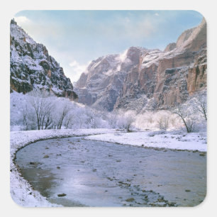 USA, Utah, Zion NP. Nytt snö täcker kanjonen Fyrkantigt Klistermärke