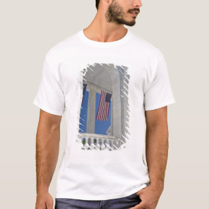USA, VA, Arlington. Amerikanska flaggor är hissade T Shirt