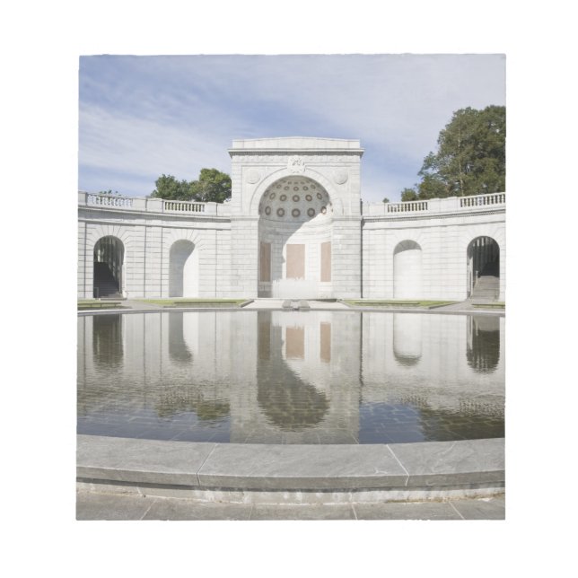 USA, VA, Arlington. Kvinnor i militärtjänst för Anteckningsblock (Framsida)