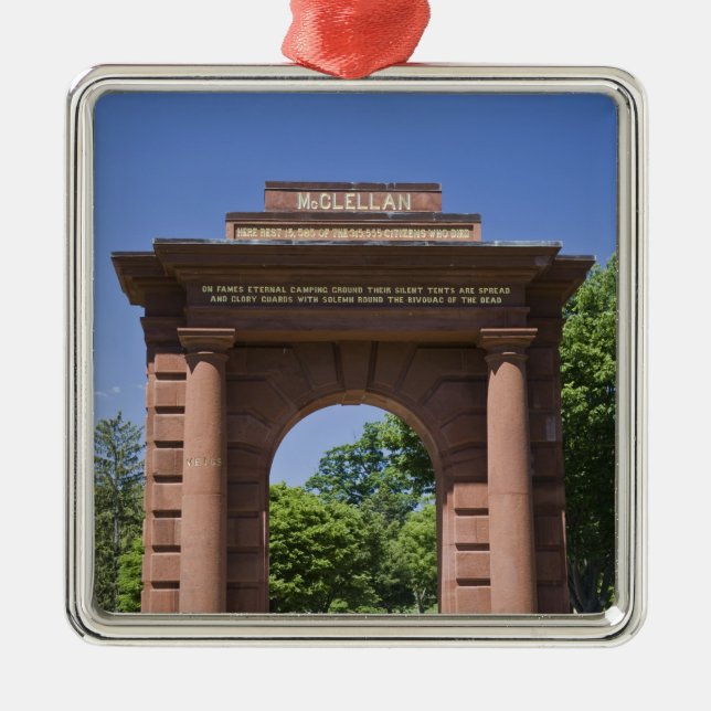 USA, VA, Arlington. McClellan Gate vid Arlington Julgransprydnad Metall (Framsidan)
