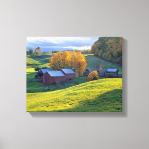 USA, Vermont, Jenne Farm. Rullande gröna kullar Canvastryck