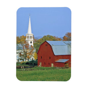 USA, Vermont, Peacham. En röd lada och vit Magnet