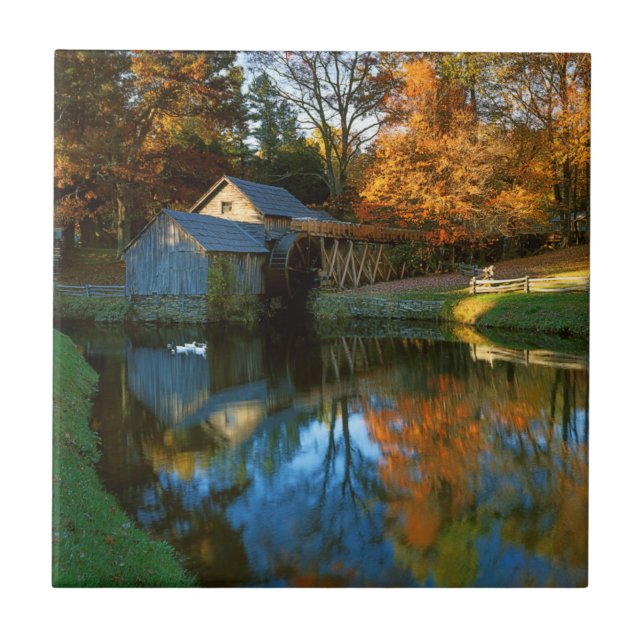 USA, Virginia, Blue Ridge Parkway, Mabry Mill Kakelplatta (Framsidan)