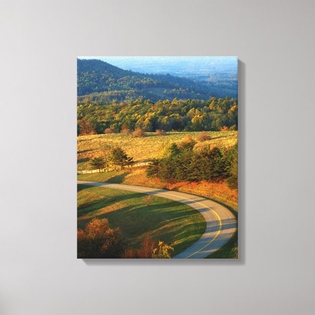 USA, Virginia, Patrick County, The Blue Ridge Canvastryck (Framsida)