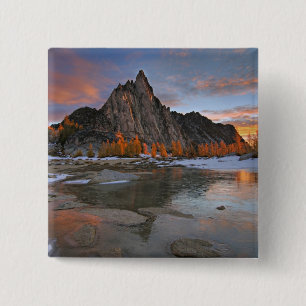 USA, Washington, Cascade Mountains. Prusik Knapp