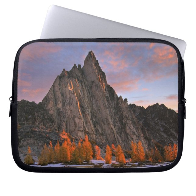 USA, Washington, Kaskadbergen.  Prusik Peak Laptop Sleeve (Framsidan)