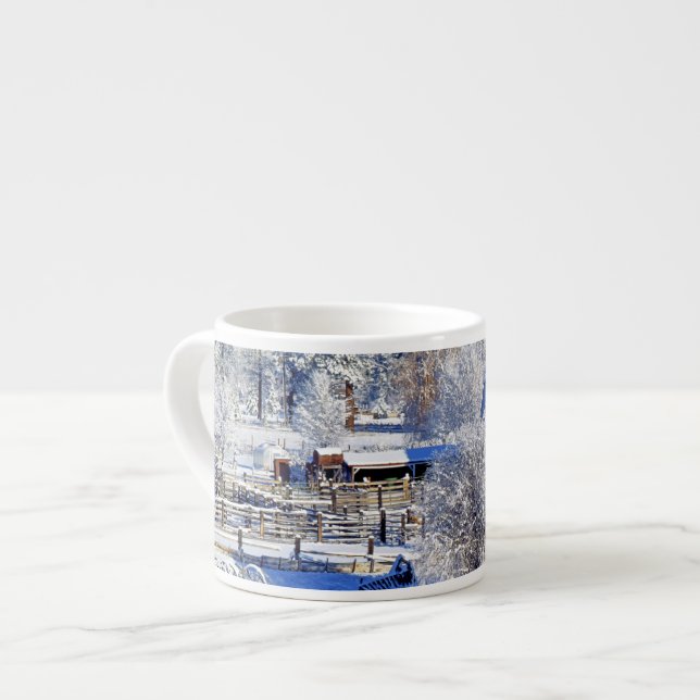 USA, Washington, Methow Valley, Ladugårdar i Espressomugg (Framsida vänster)