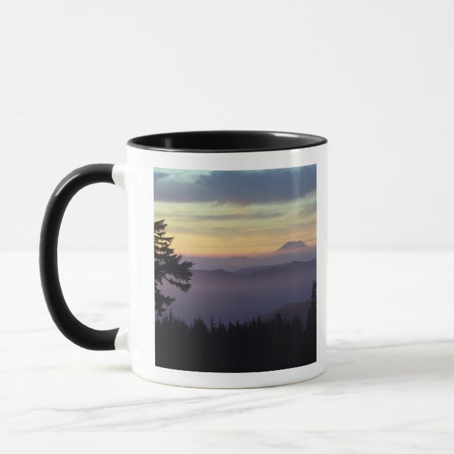 USA, Washington. Mount St. Helens sedd genom Mugg (Vänster)