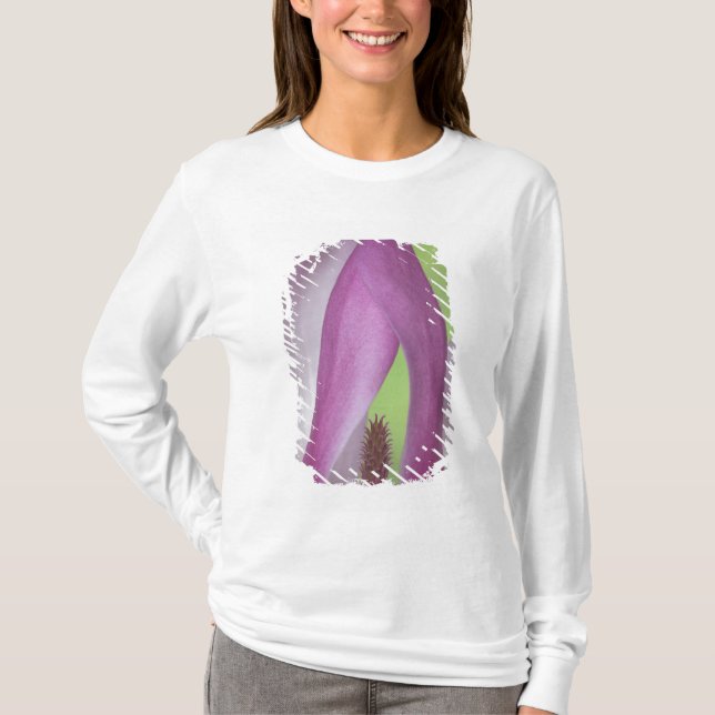 USA, Washington. Stängning av Magnolia-blommarna. Tee Shirt (Framsida)