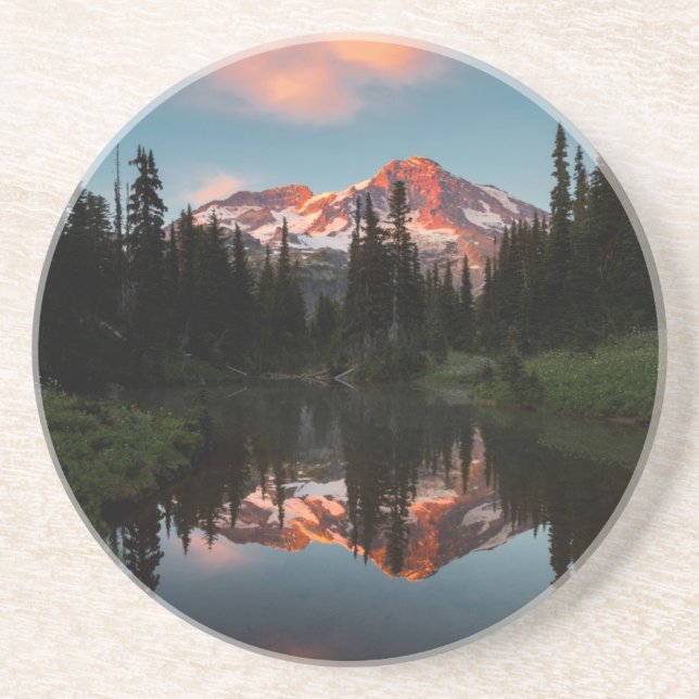 USA, Washington State. Mt. Rainier speglad Underlägg Sandsten (Framsidan)