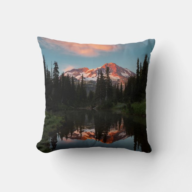 USA, Washington State. Mt. Rainier speglas Kudde (Framsida)