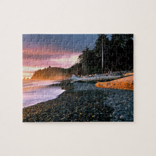 USA, Washington State, Olympic NP. Vågor sköljer m Pussel
