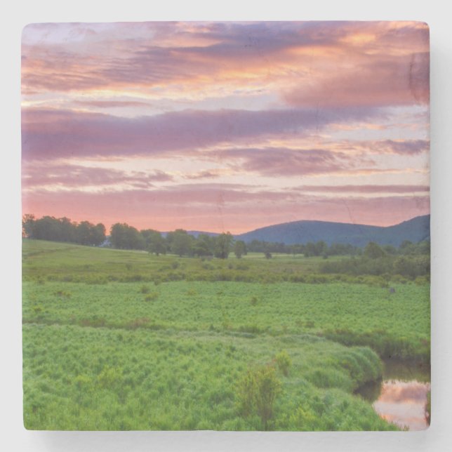 USA, West Virginia, Davis. Landskap Stenunderlägg (Framsidan)