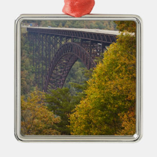 USA, West Virginia, Fayetteville. New River Julgransprydnad Metall