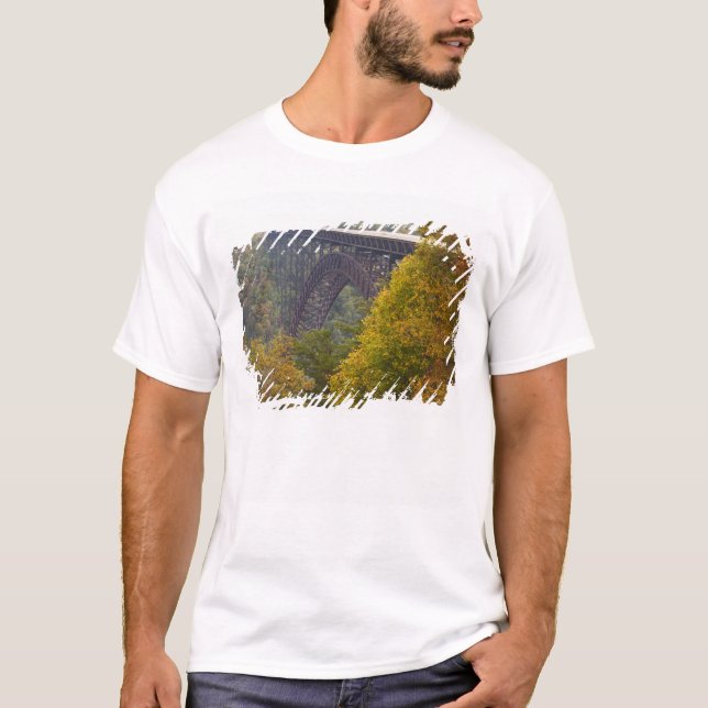 USA, West Virginia, Fayetteville. New River Tee Shirt (Framsida)