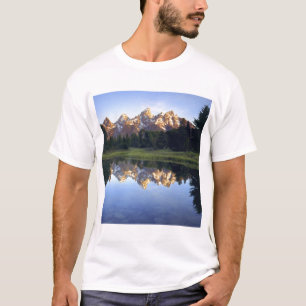 USA, Wyoming, Grand Teton National Park. Grand T Shirt