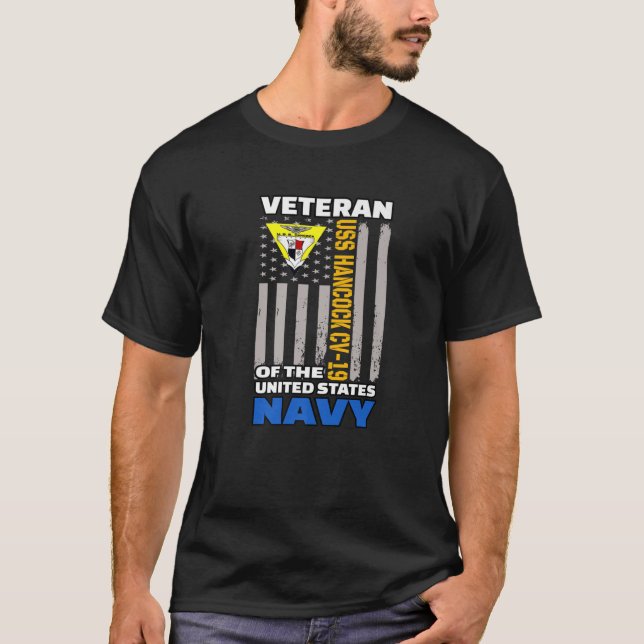 USS Hancock CV-19 Aircraft Carrier Veterans Day Fa T Shirt (Framsida)