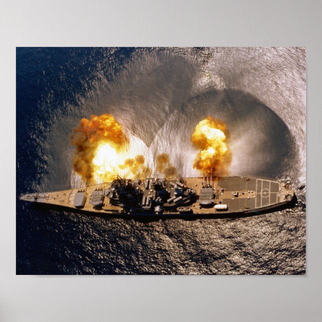 USS Iowa - Battleship Firing Broadside - 1984 Poster (Framsidan)