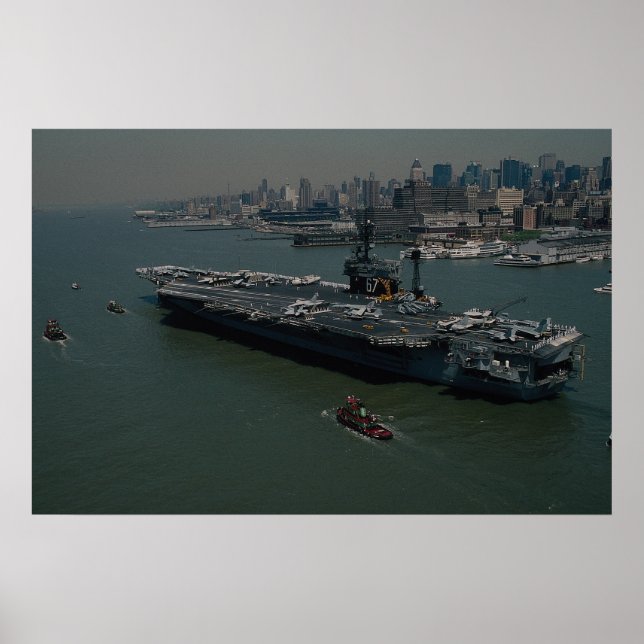 USS John F. Kennedy", kommer in i New Yorks Hudson Poster (Framsidan)