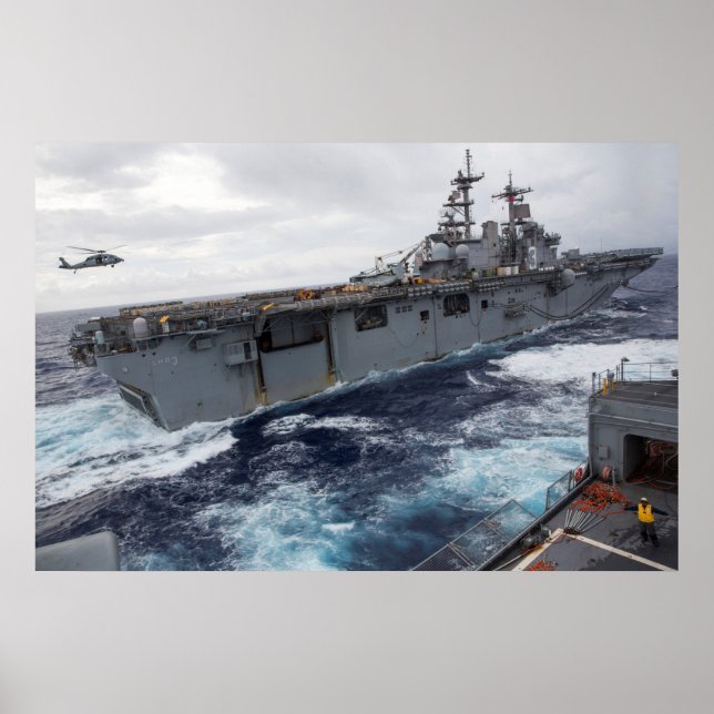 USS Kearsarge (LHD 3) Poster (Framsidan)