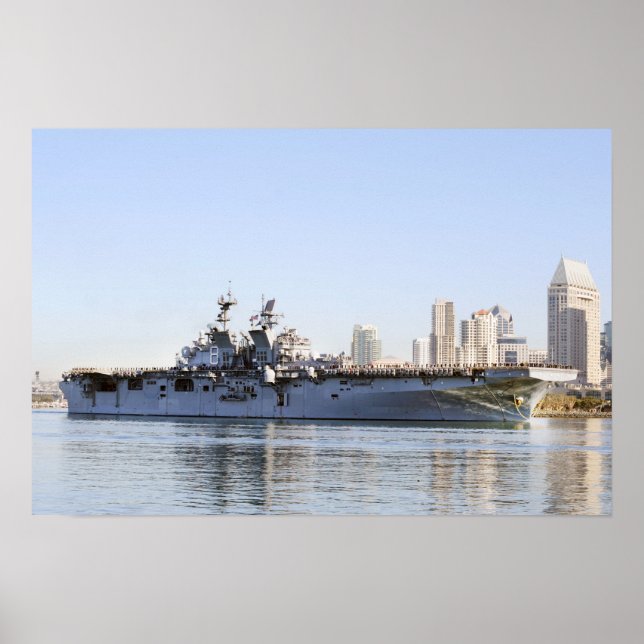USS Makin Island (LHD 8) Poster (Framsidan)