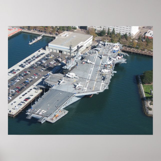 USS Midway Aerial Photo Poster (Framsidan)