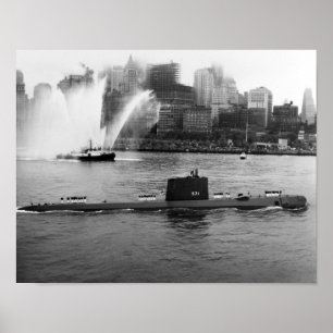 USS Nautilus förankrad i New York Harbour - 1958 Poster