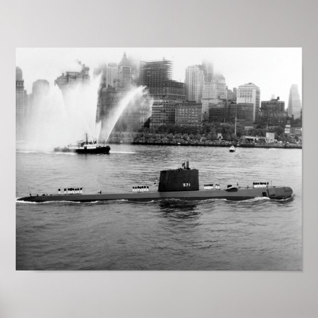USS Nautilus förankrad i New York Harbour - 1958 Poster (Framsidan)