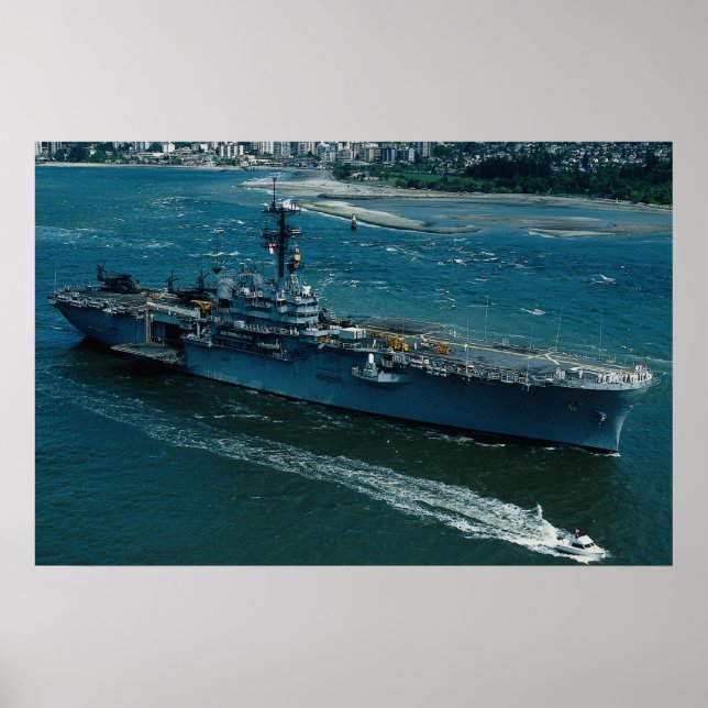 USS Tripoli’, LPH 10 frakt för helikopterattacker Poster (Framsidan)