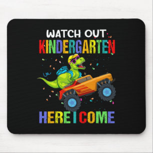 Ut ur Kindergarten här i Kom första Dinosaur-dagen Musmatta
