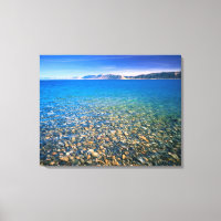 UTAH. USA. Klart vatten i Bear Lake avslöjar