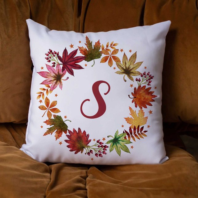 Utandning av höstfallande Löv med Monogram Kudde (Autumn Falling Leaves Wreath With Monogram Throw Pillow)