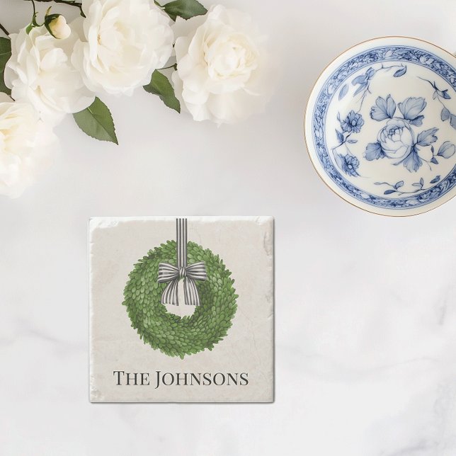 Utandning med svart och vitt rand-båge stenunderlägg (personalized boxwood wreath stone coaster custom name)