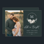 Utandningsfoto för Winter Blommigt Monogram Ring<br><div class="desc">Allt är skript som namnteckning Bright. Rustik vintervattenfärgsvit blommigt,  gräs grenar och pinekoner ring monogram ram,  fotokort för helgdag. Koordinering av bakgrunden till grönten färg i den skotska skogen.</div>