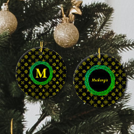 Utandningsmonogram Ditt namn Black Gult Snöflingor Julgransprydnad Keramik