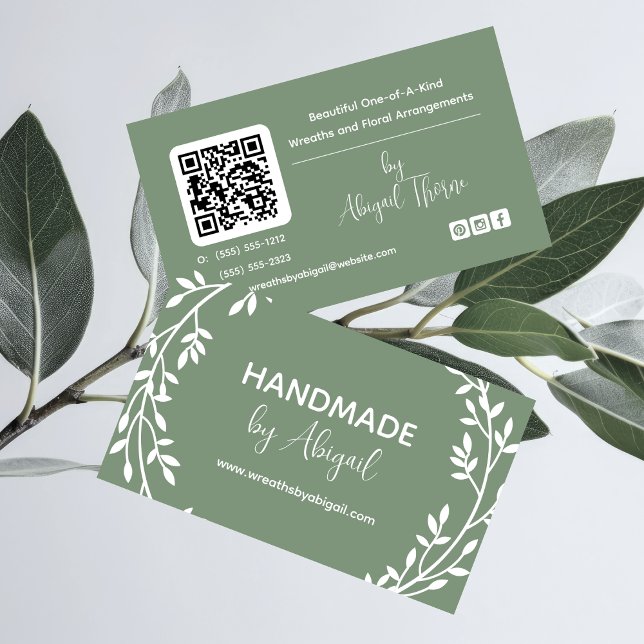 Utandningsventiler handgjorda | Affärskort för han Visitkort (Sage Green and White Wreath and Vines "Handmade" Handcrafted Crafting Business Cards)