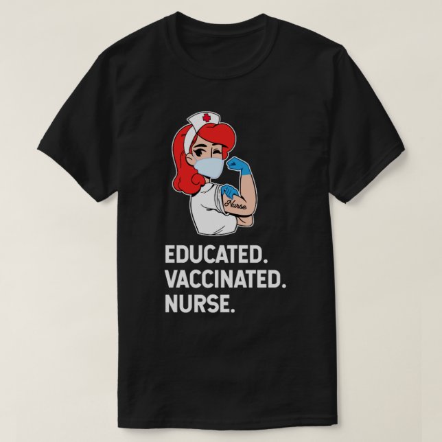Utbildad vaccinerad sjuksköterska1 t shirt (Design framsida)