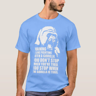 Utbildning är som att bekämpa en Gorilla T Shirt