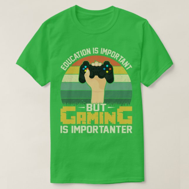 Utbildning är viktigt, men spel är viktigt t shirt (Design framsida)