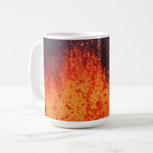 Utbrottvulkan: fontänlava från krater kaffemugg