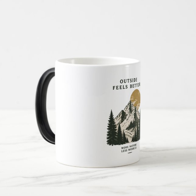 Ute Känns Bättre Berg Magisk Mugg (Framsida vänster)