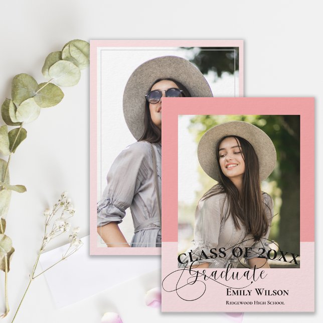 Utexaminerade 20XX Moderna Fotobetalkningskort Inbjudningar (Class of 20XX Photo Graduation Announcement Card | Elegant Script Modern Design)