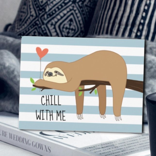 Utformning av en slättare björn i Valentines day Vykort ("Chill with me" Valentine's Day sloth design)