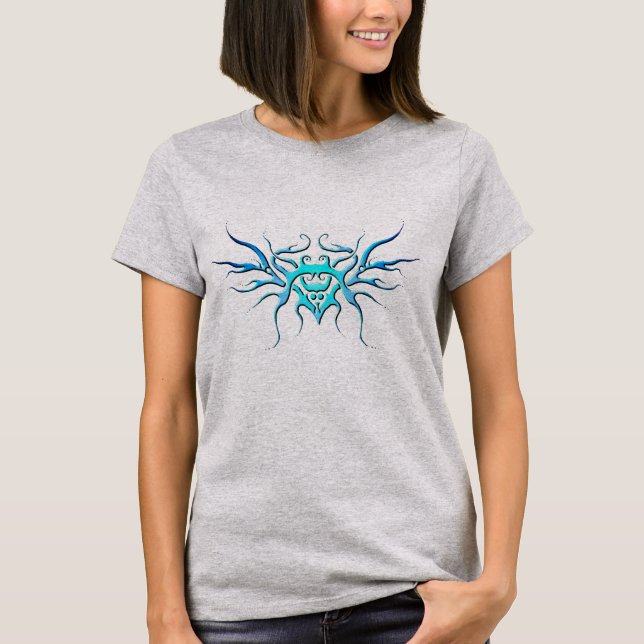 Utformning av ingjutna hjärtstammar - blått t shirt (Framsida)