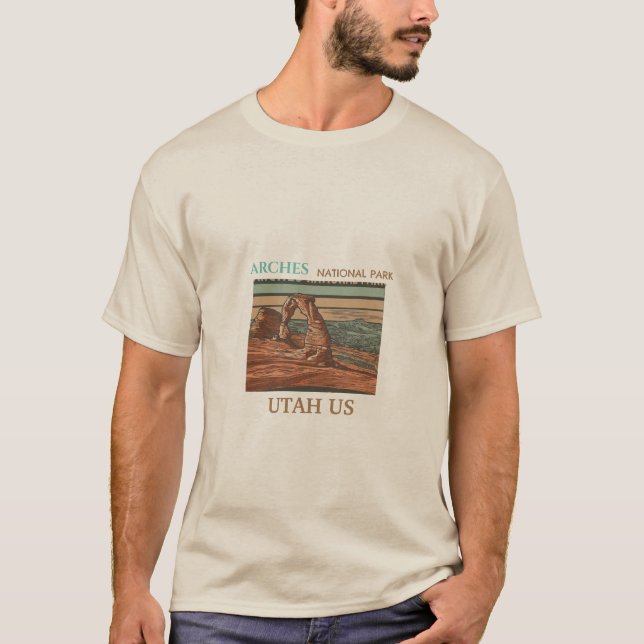 Utforska Arches National Park T-Shirt (Framsida)