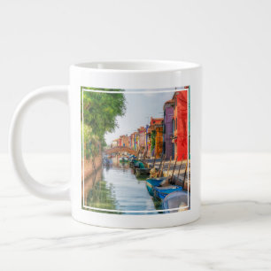 Utforska Buranos livfulla charm Jumbo Mugg